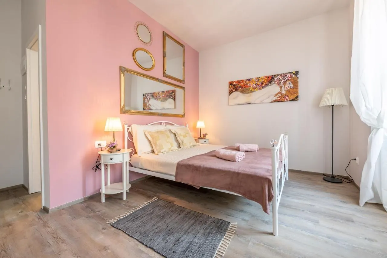 Old City Romantic Studios 4 With Free Private Parking Pula 0*,  Croatia