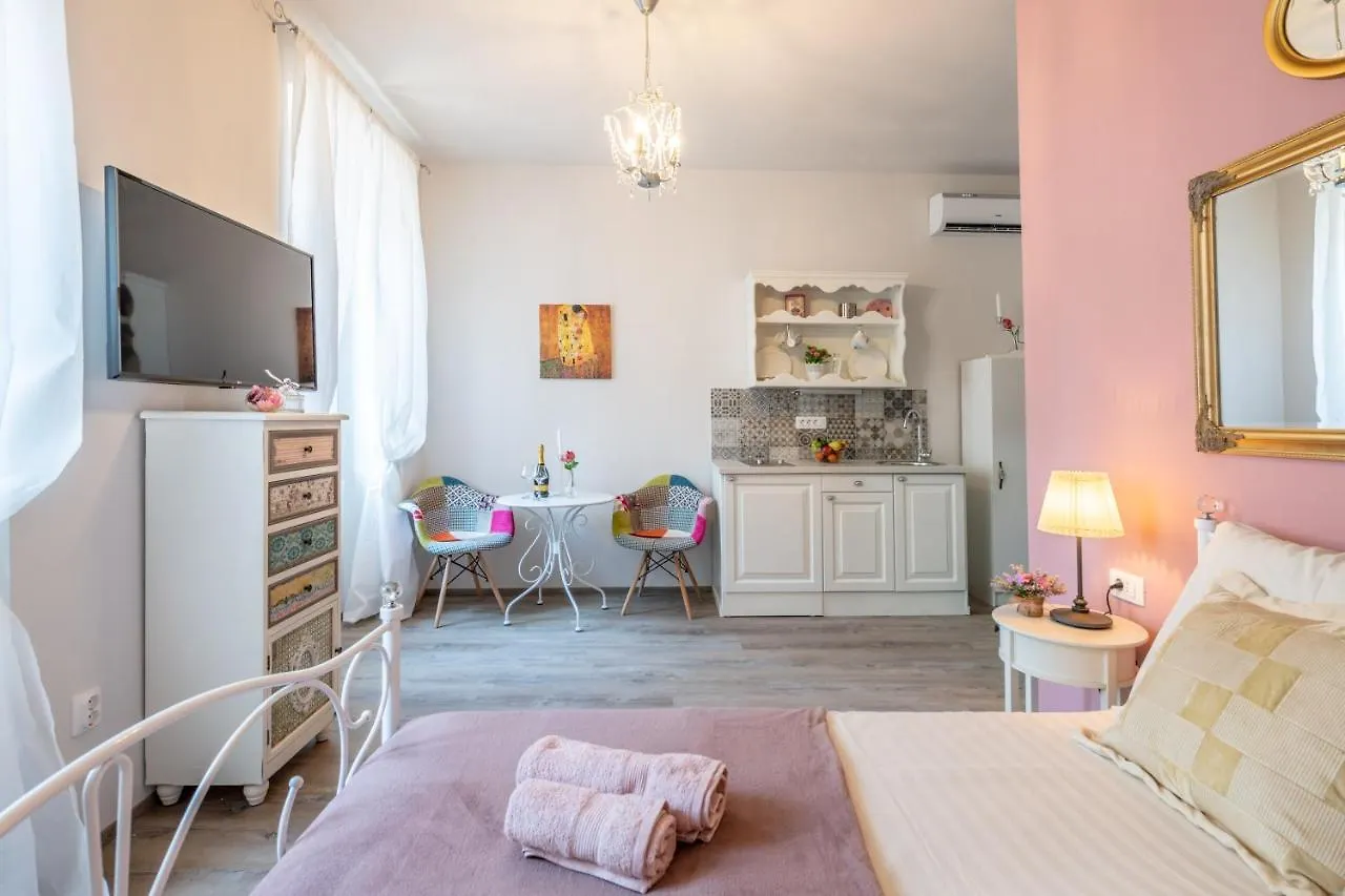Old City Romantic Studios 4 With Free Private Parking Pula Apartment